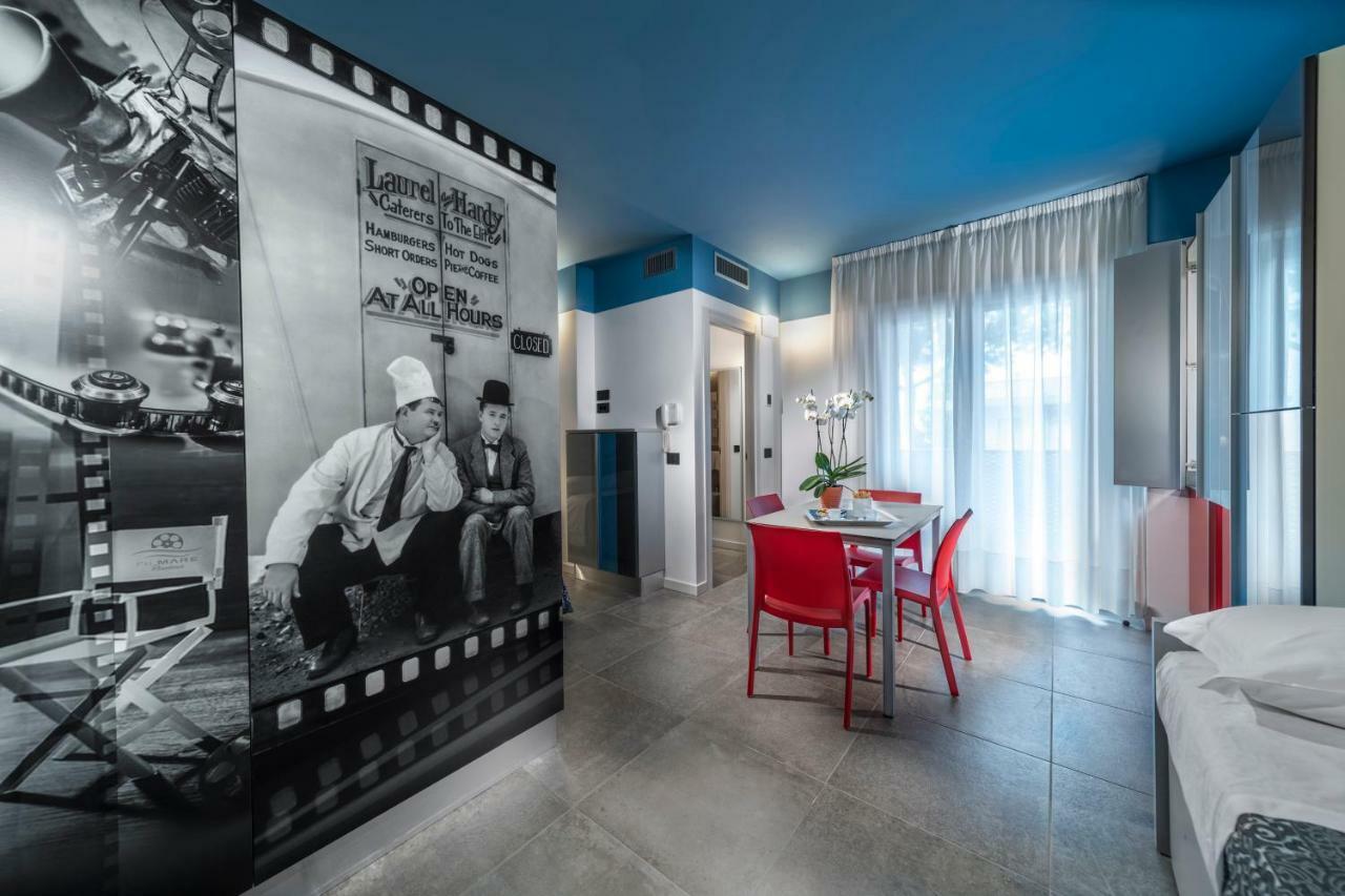 Residence Filmare Riccione Bagian luar foto