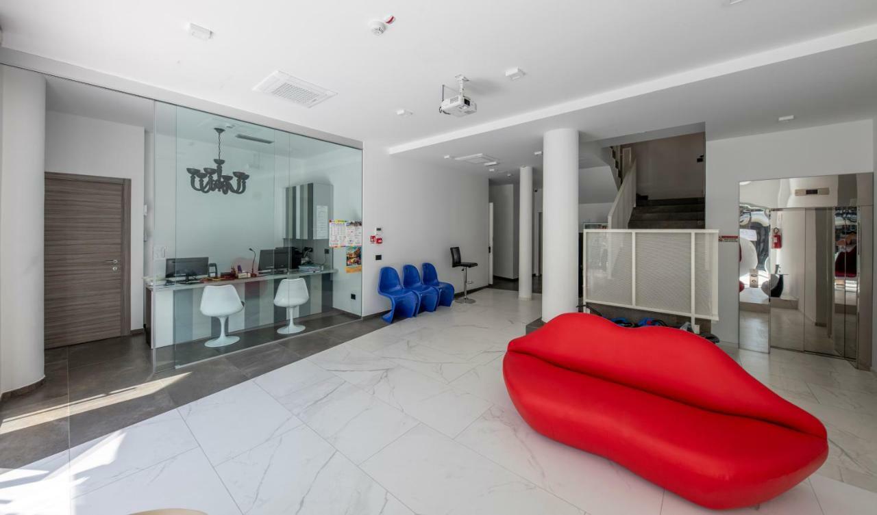 Residence Filmare Riccione Bagian luar foto