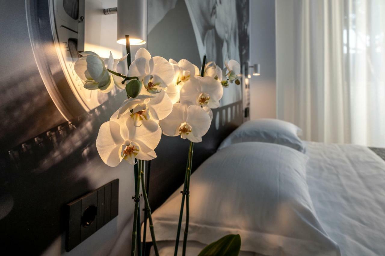 Residence Filmare Riccione Bagian luar foto