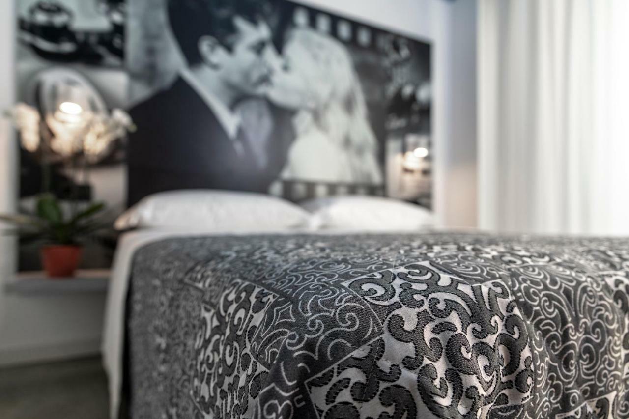 Residence Filmare Riccione Bagian luar foto