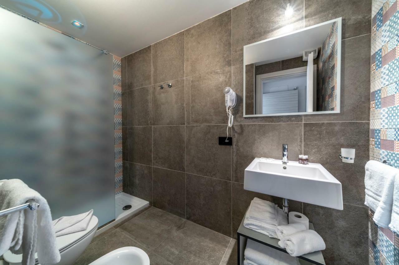 Residence Filmare Riccione Bagian luar foto